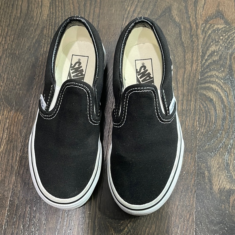 Boys or girls Vans black and white size 13